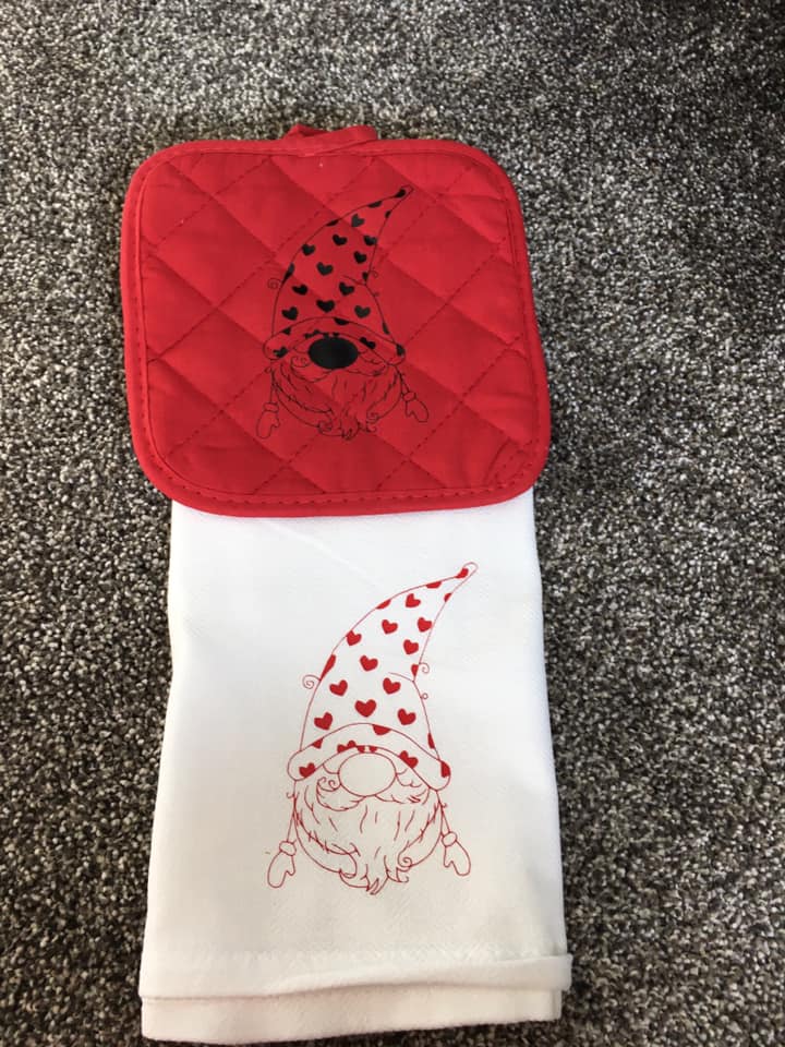 Gnome Valentine towel with red hot pad