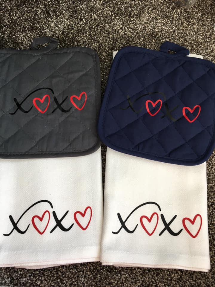 XOXO love towel with hot pad