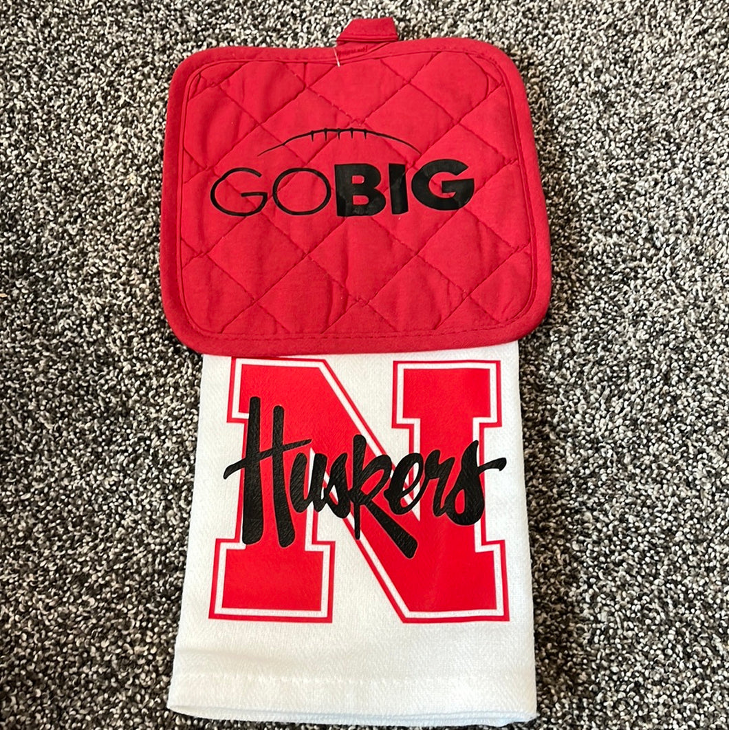 Go Big N husker towel/hot pad set